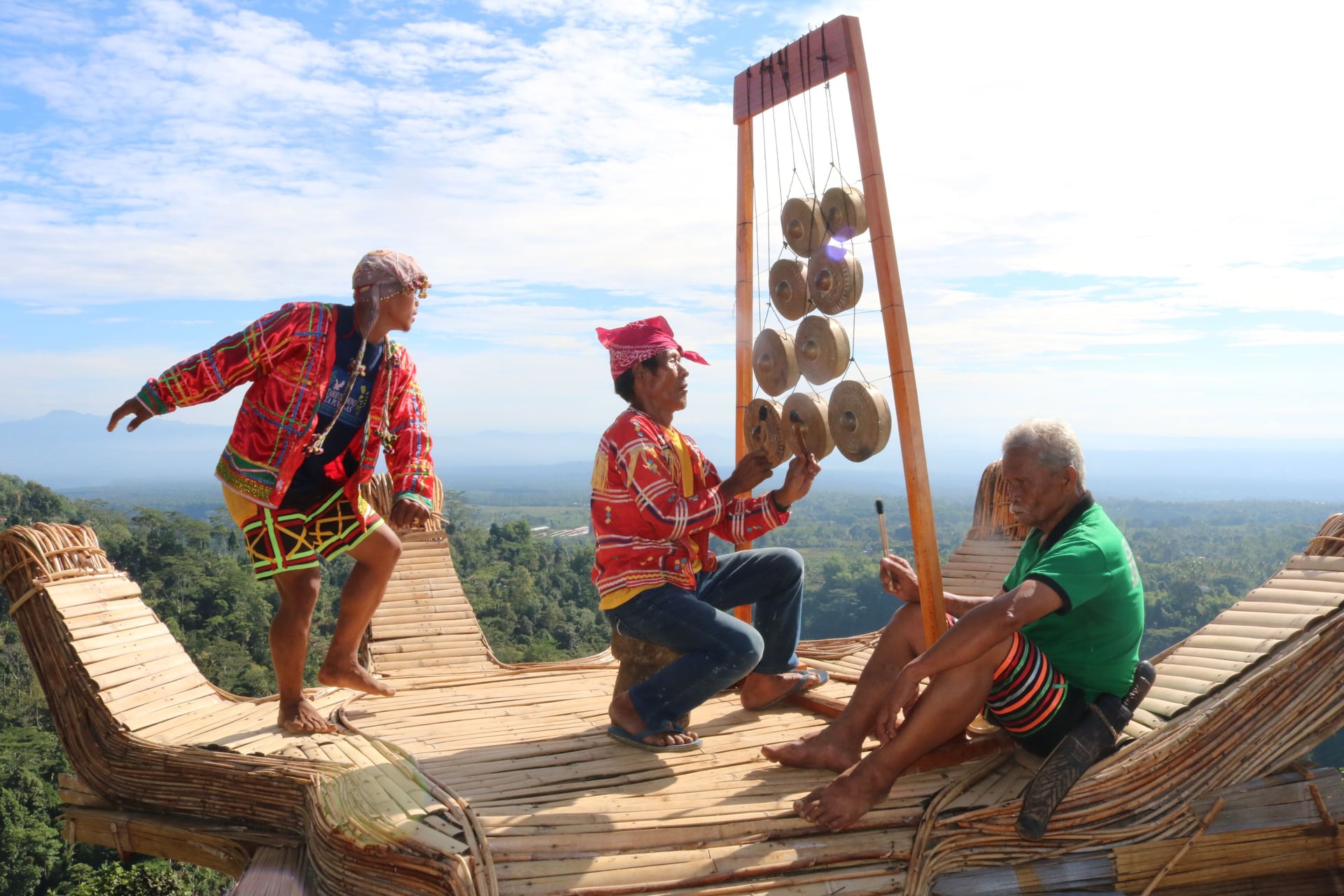 UM researchers dedicate newly discovered beetle to Obu Manuvu tribe